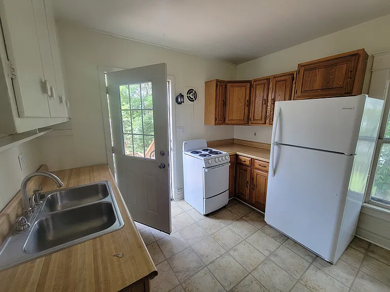 307 N Chestnut St #3 — Photo 6