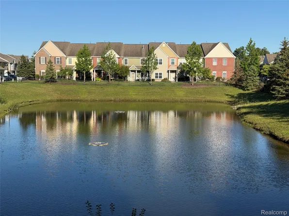 29987 Marigold Dr, Southfield, MI 48076