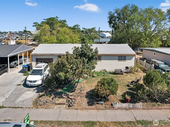 1435 W Sunset Drive, Moses Lake, WA 98837