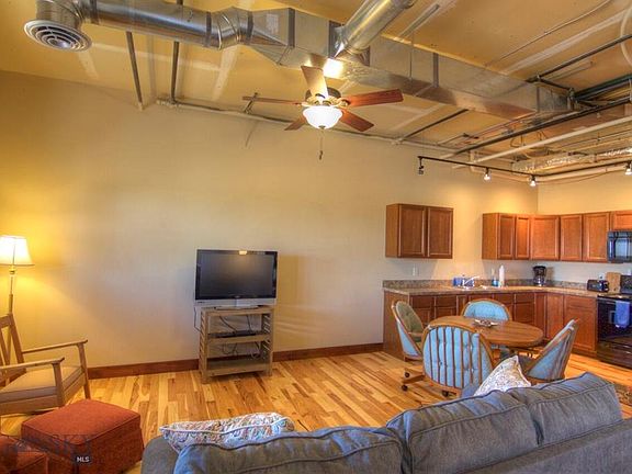 4th image of 67 Village Dr Unit 2