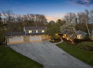 9010 N Tennyson Dr, Bayside, WI 53217