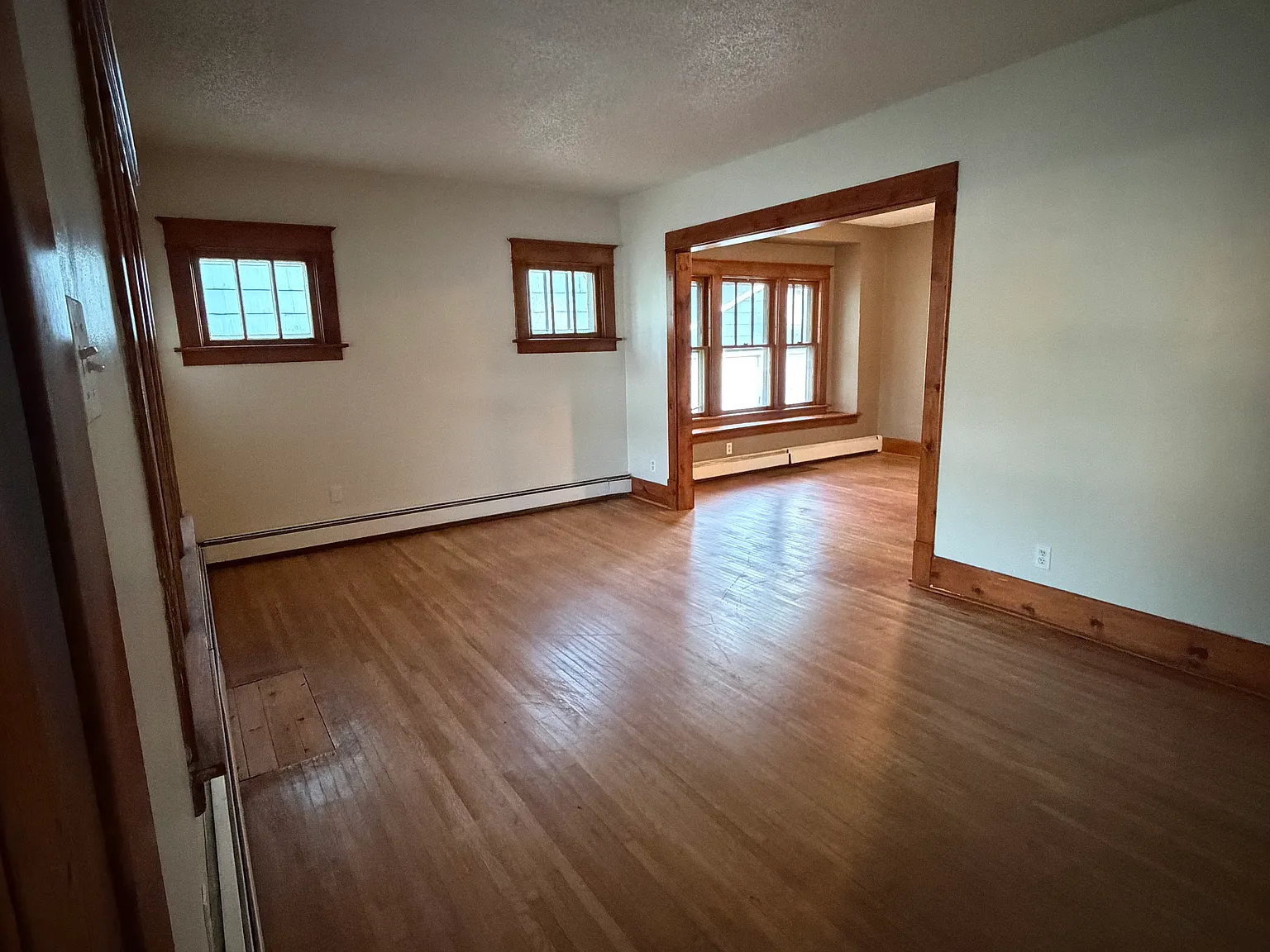 2 bed, 900 sqft, $1,400 — Photo 4