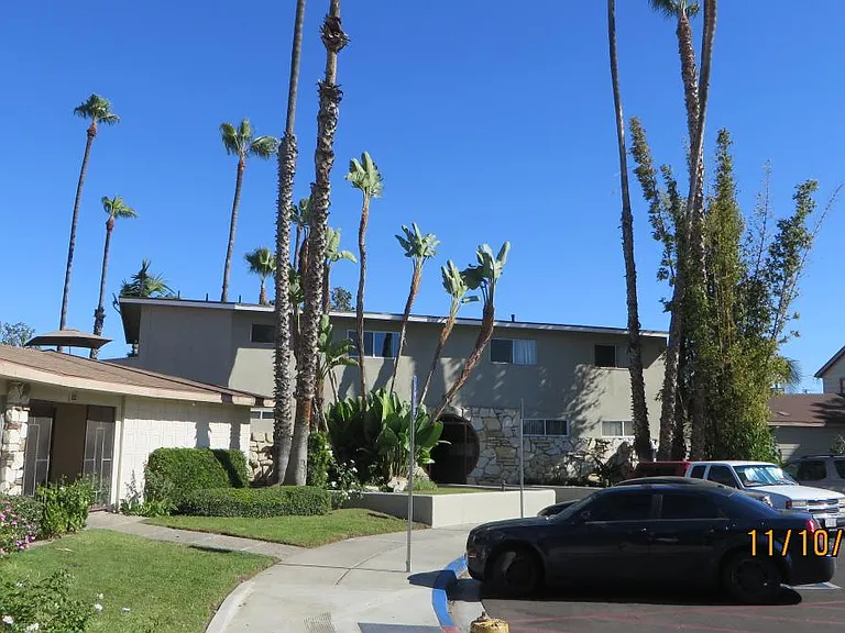 912 S Park Cir #11 — Photo 1