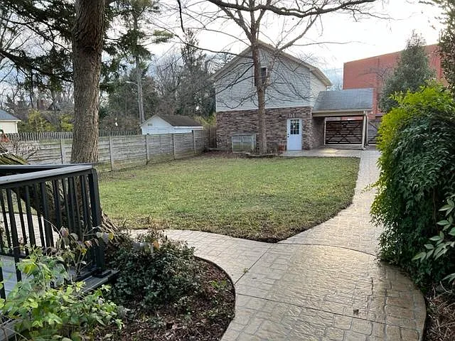 302 McCready Ave — Photo 10