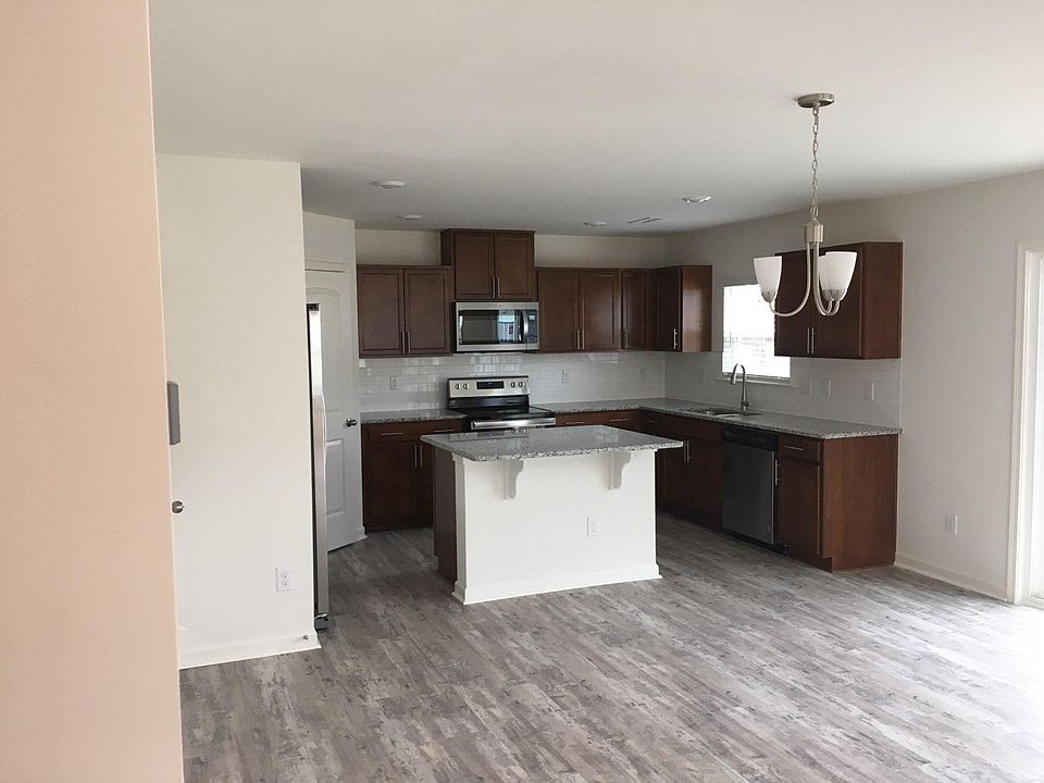 2nd image of 191 Pilsen Dr #1