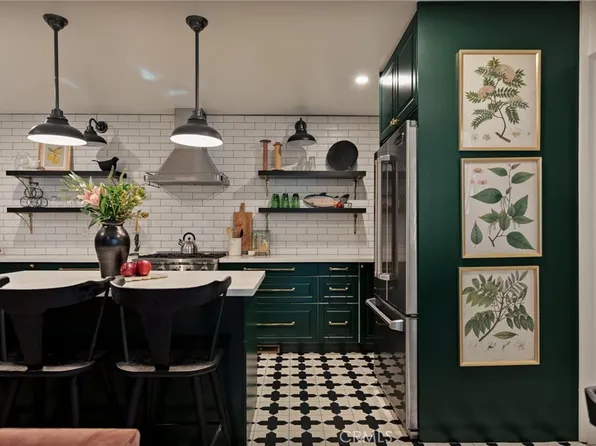 252 Crest Circle Dr, Lake Arrowhead, CA 92352