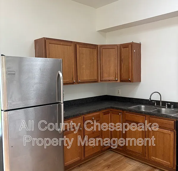 1011 Main St #B — Photo 5