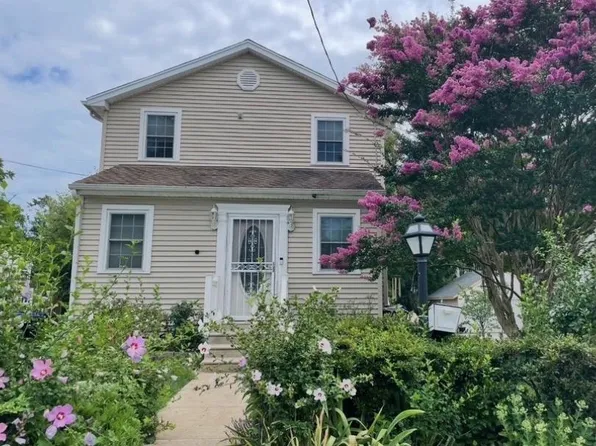 1033 Galbreath Ave, Marcus Hook, PA 19061