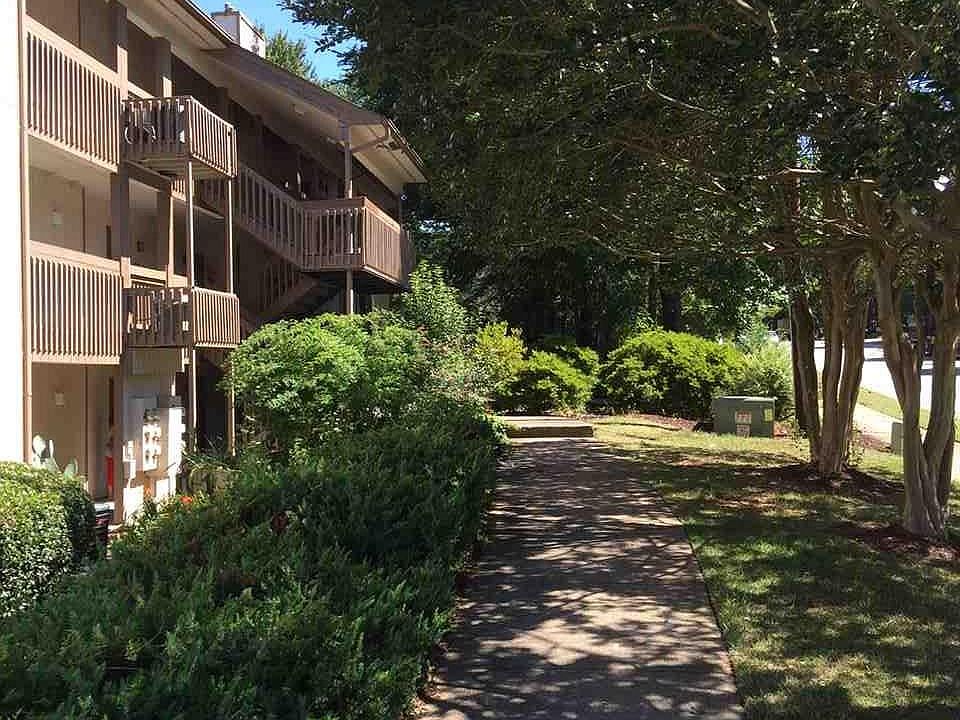 1st image of 3003 Huntleigh Dr #3003