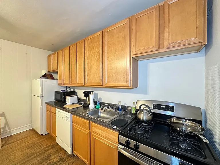 2129 N Dayton St #402 — Photo 4
