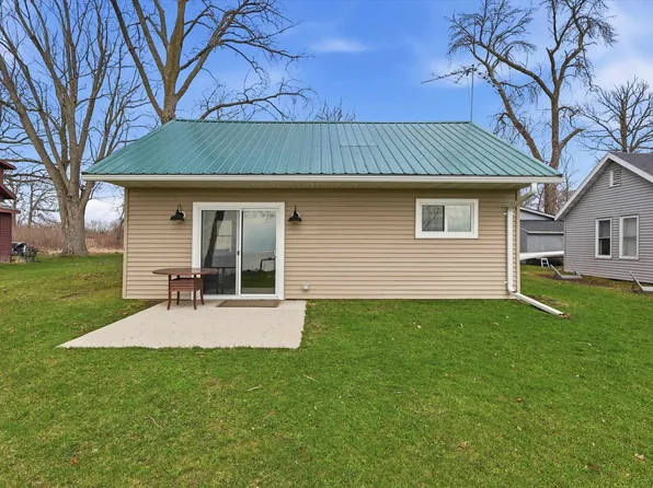 N2013 Elmwood Beach Rd, Chilton, WI 53014