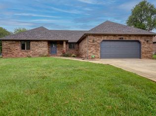 2529 S Overhill Ave, Springfield, MO 65807