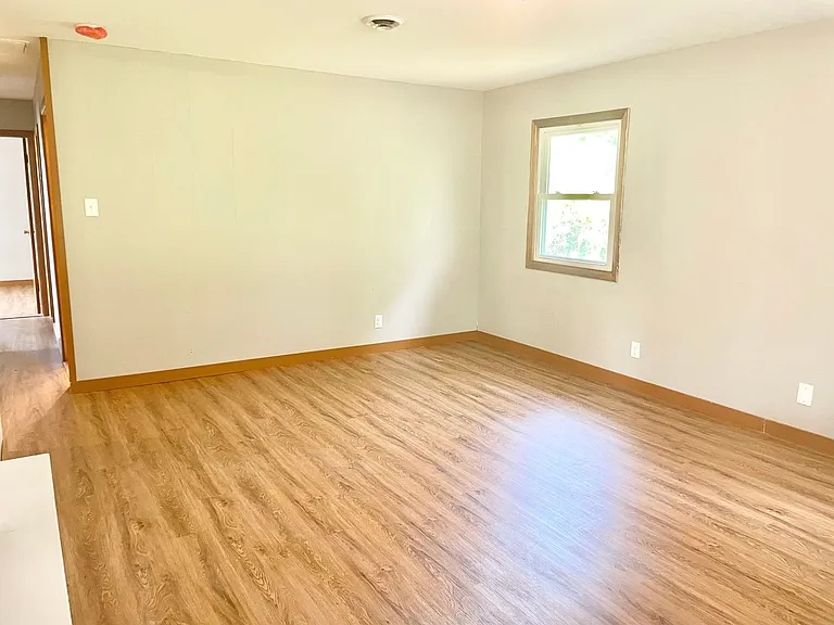 2404 W US Highway 20 — Photo 15