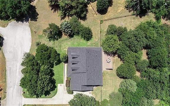 3rd image of 1406 Mary Ct