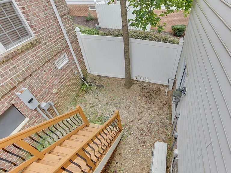 4609 Town Creek Dr — Photo 32