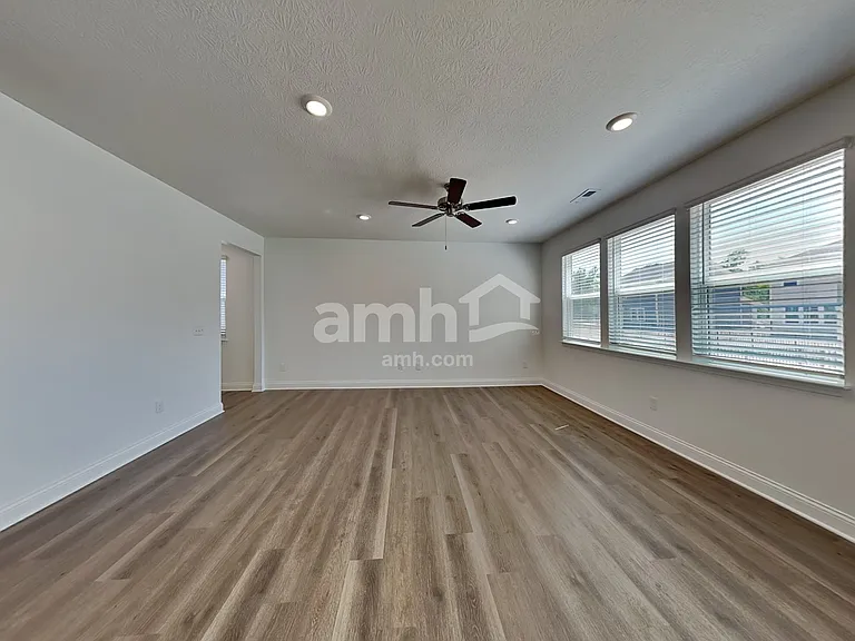 315 Pine Hill Ct — Photo 7