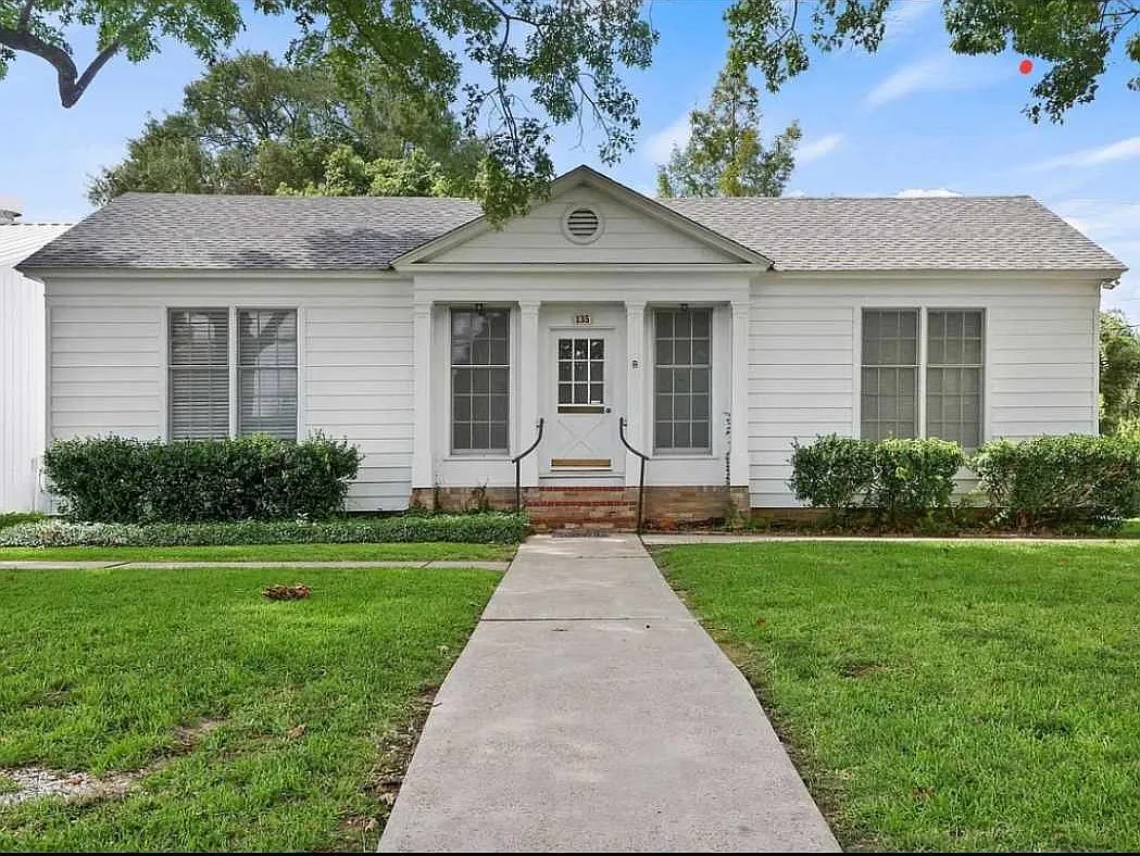 2 bed, 900 sqft, $995 — Photo 2