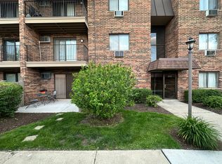 3531 Central Rd UNIT 101, Glenview, IL 60025