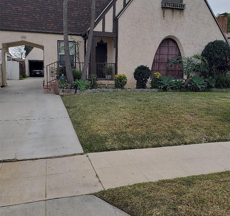 1st image of 3208 W 79th St