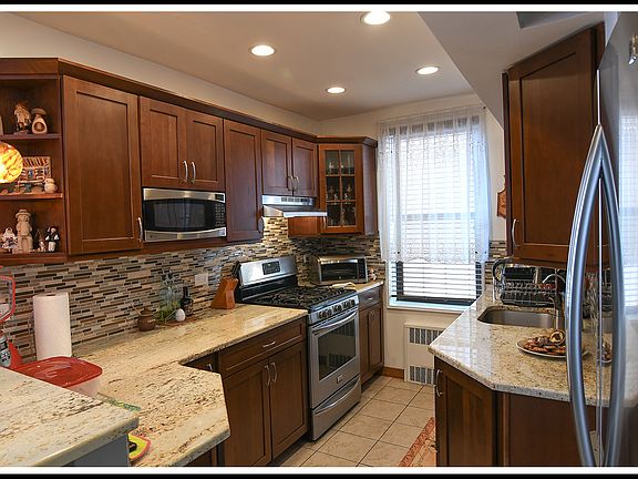 5th image of 83-77 Woodhaven Blvd APT 2J