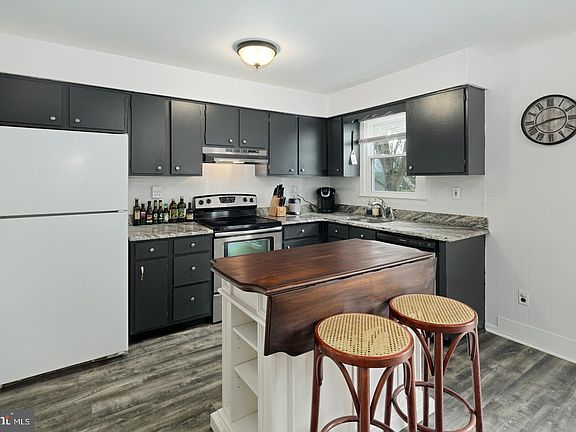 4th image of 200 Karen Dr
