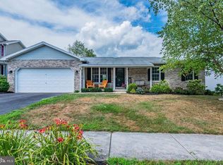 5 Willow Way Dr, Enola, PA 17025