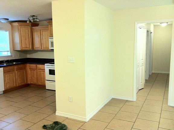5th image of 1054 La Salle St