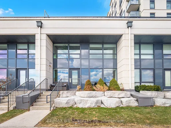 12 Woodstream Blvd #110, Vaughan, ON L4L 8C3