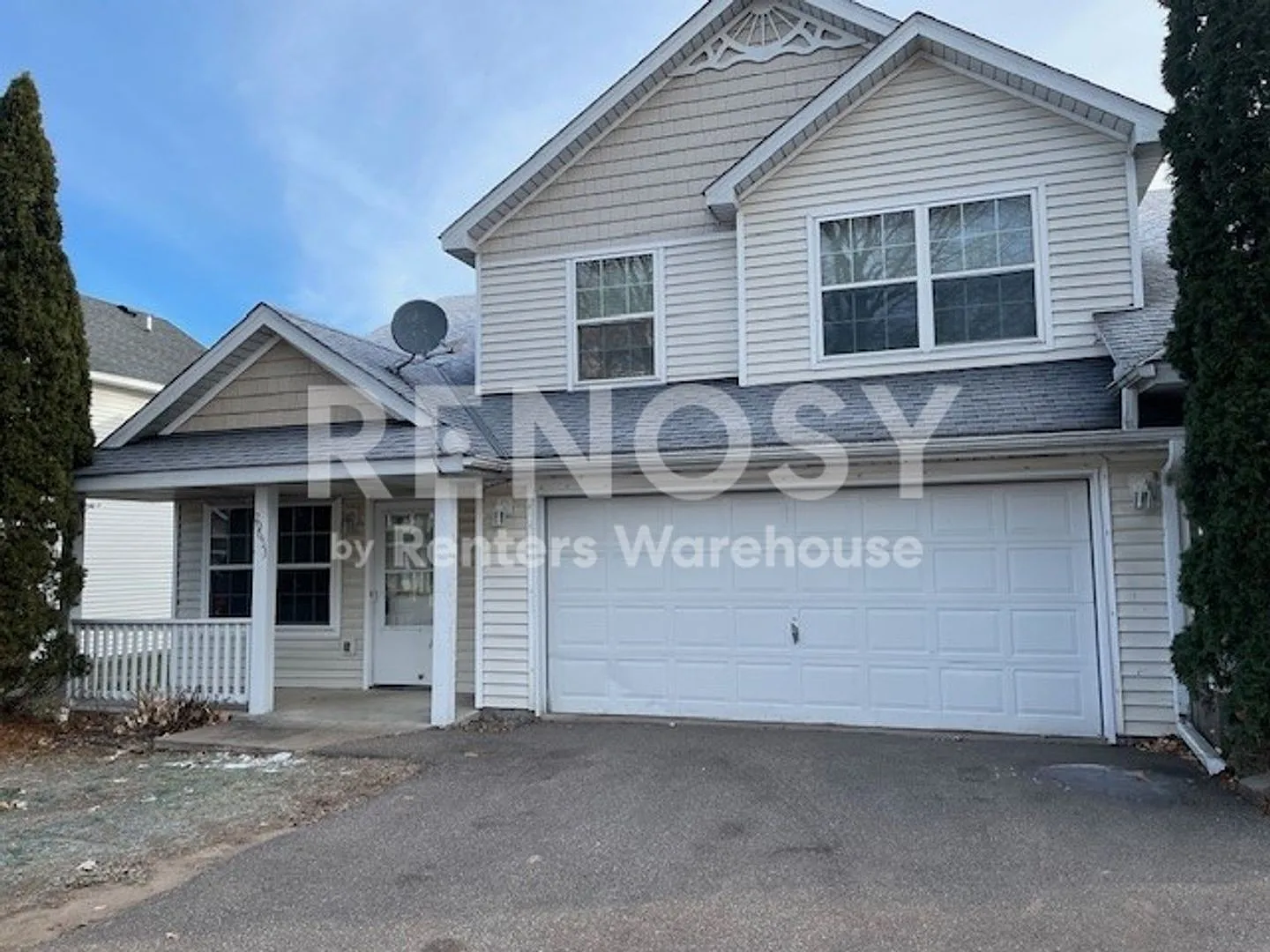 Spacious 3 Bedroom 1.5 Bath Townhome in Chisago City — Photo 1