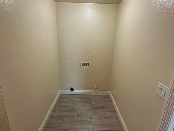 4th image of 1219 1/2 E 53rd St