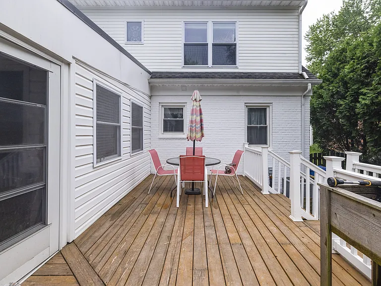 1815 Belvedere Blvd — Photo 30