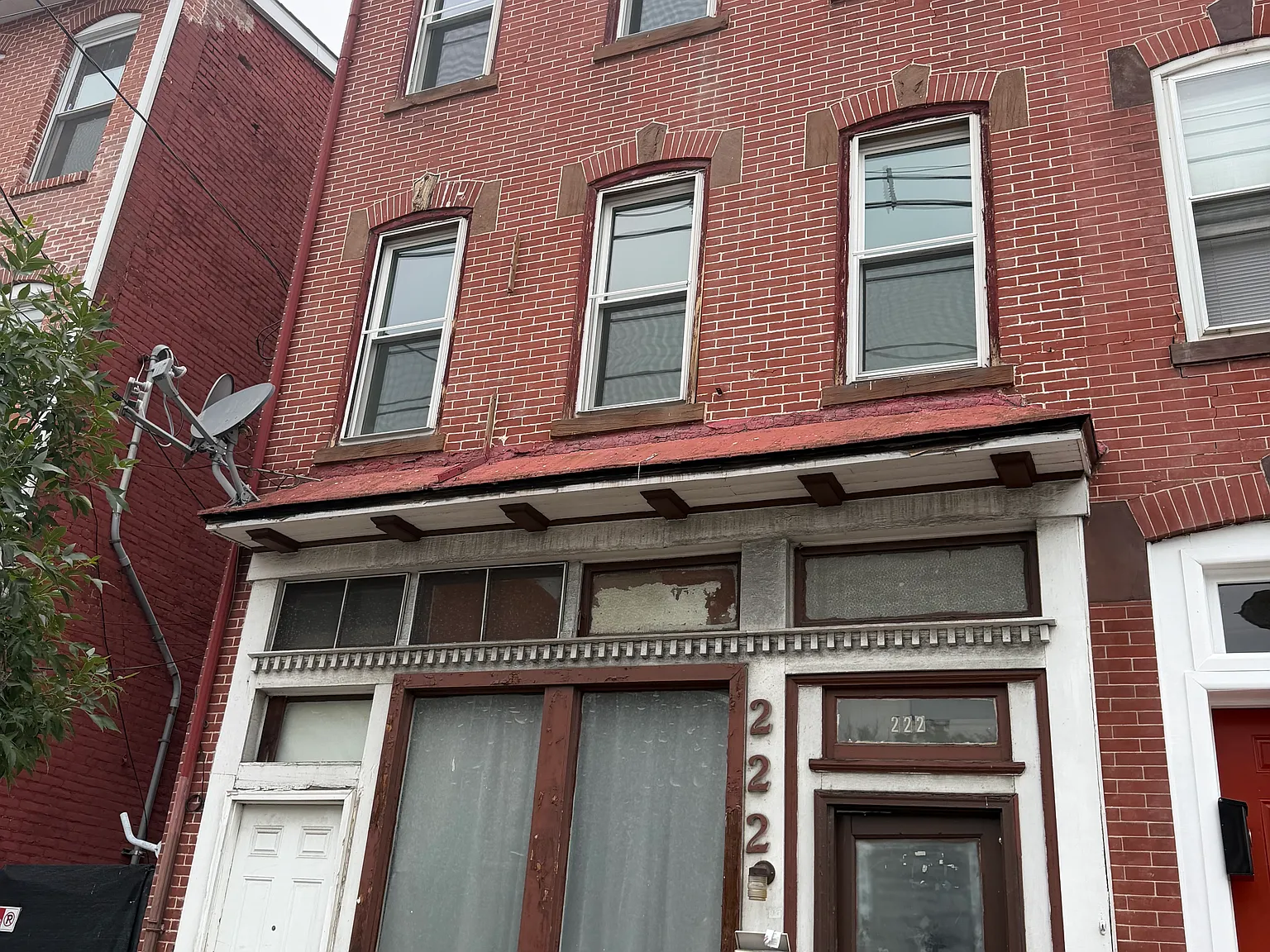 4 bed, 1600 sqft, $1,950 — Photo 1