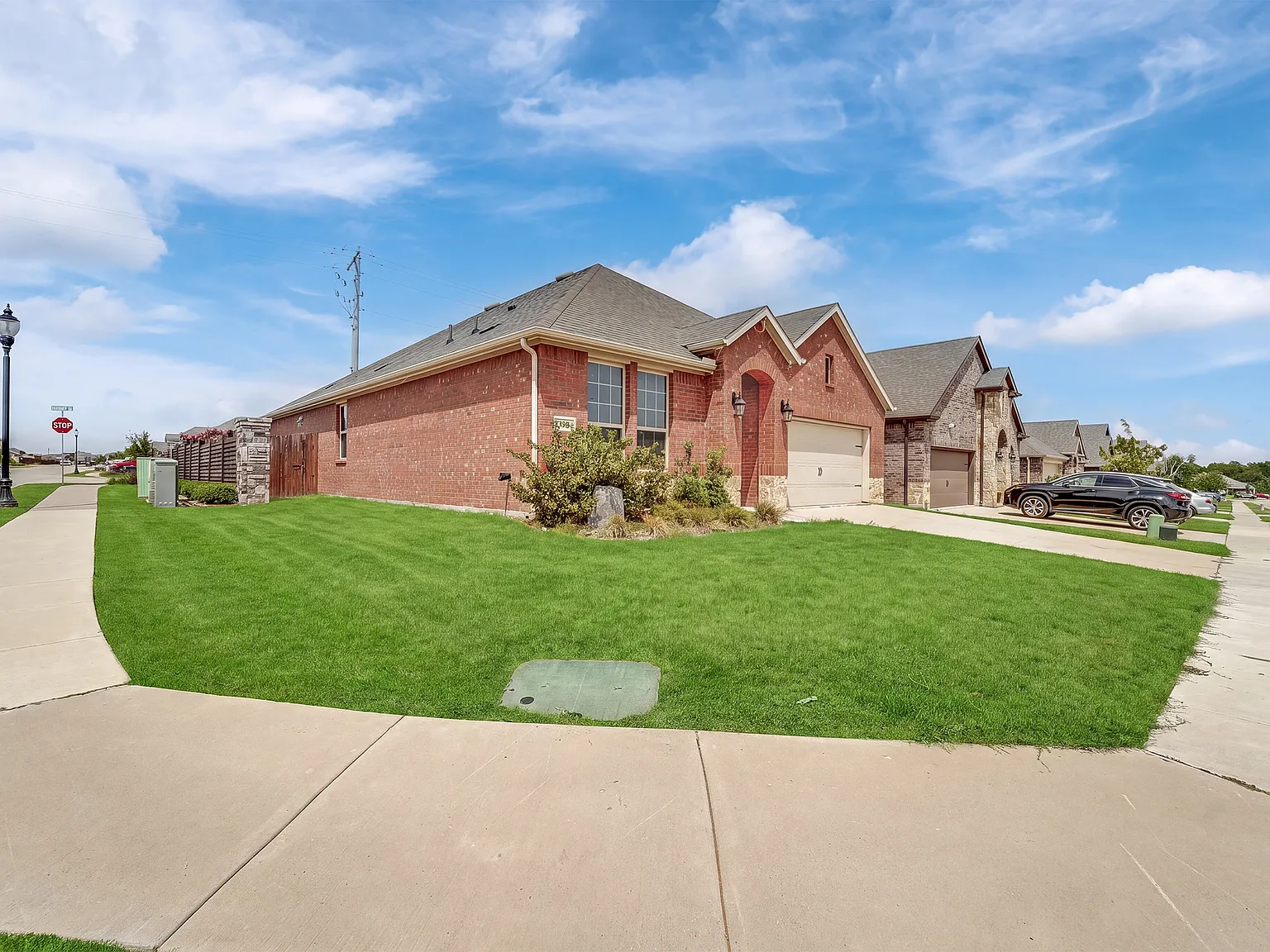 4 bed, 1850 sqft, $2,300 — Photo 2