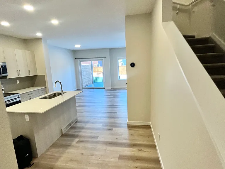 2205 Muckleplum Cres SW #2205 — Photo 2