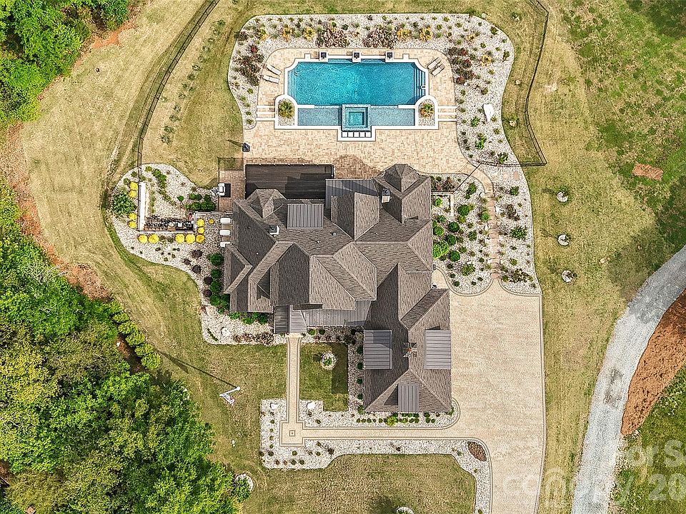 1st image of 1430 Rosehill Dr