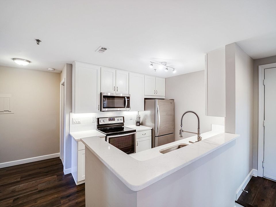 1st image of 1100 Quaker Hill Dr APT 205