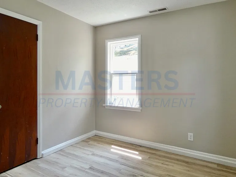 5133 Adella St — Photo 14