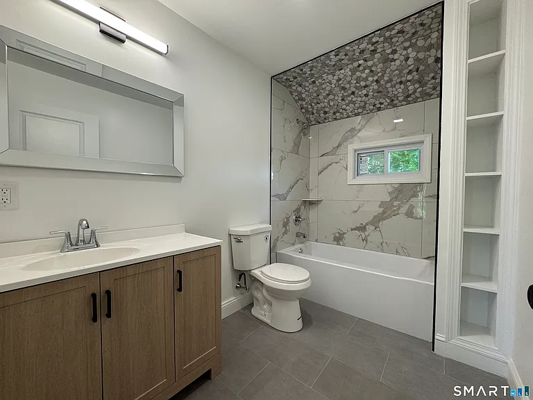 251 W Main St — Photo 12