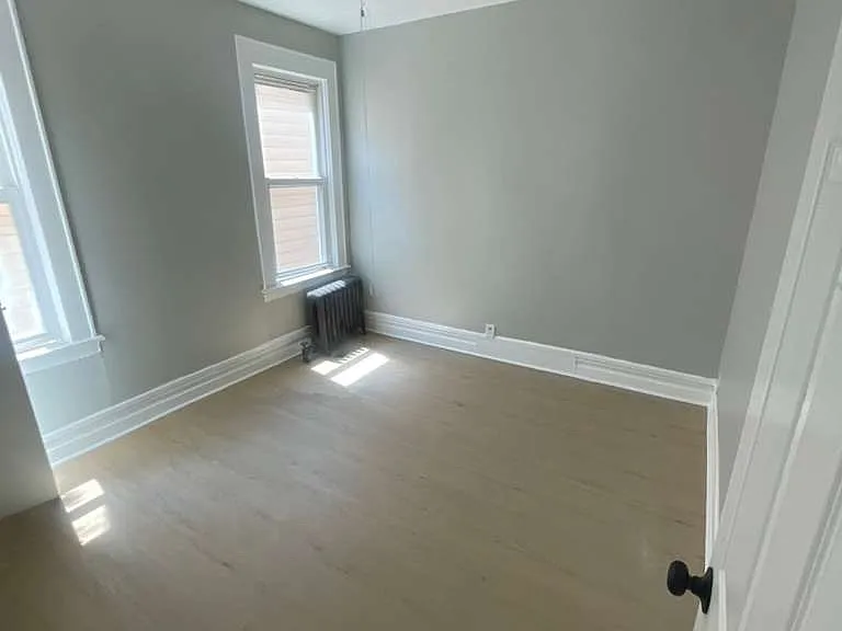180 Columbia Ave #1F — Photo 2