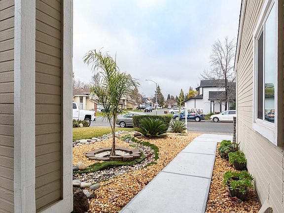 3rd image of 8641 Northam Dr