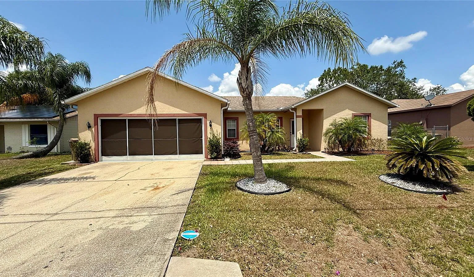 3 bed, 2.0 bath, 2106 sqft, $1,600 — Photo 1
