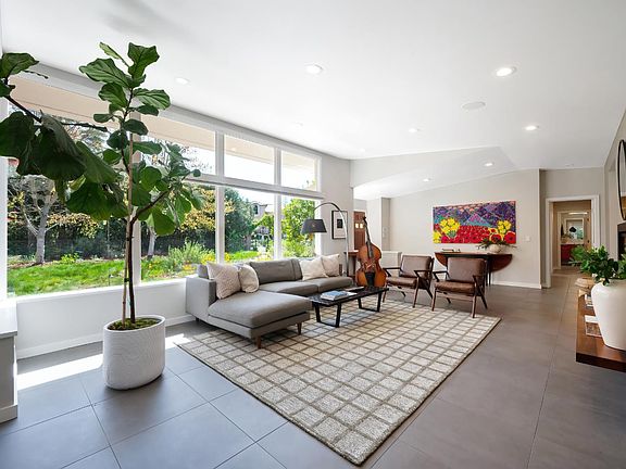 3rd image of 2701 Huntington Rd