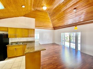 2402 NW 42nd St, Miami, FL 33142