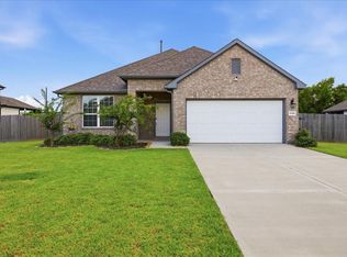 11210 Youngquist Dr, Mont Belvieu, TX 77535
