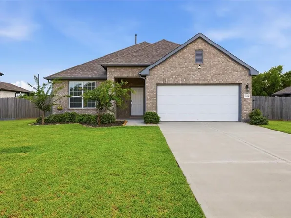 11210 Youngquist Dr, Mont Belvieu, TX 77535