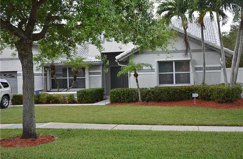 1st image of 636 NW 164th Ave