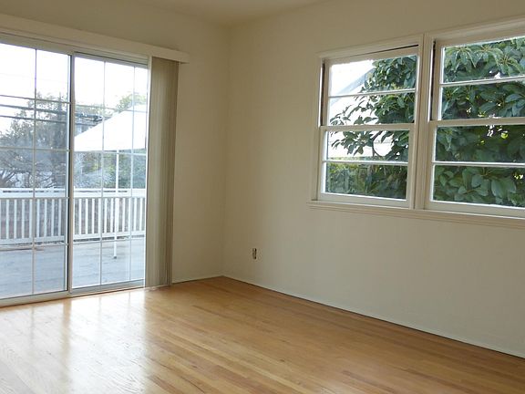 Large 14 x 11 bedroom