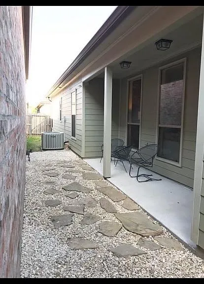 303 Harbor Bend Blvd — Photo 14