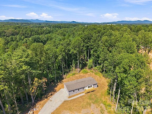 4th image of 93 Foxcroft Ln
