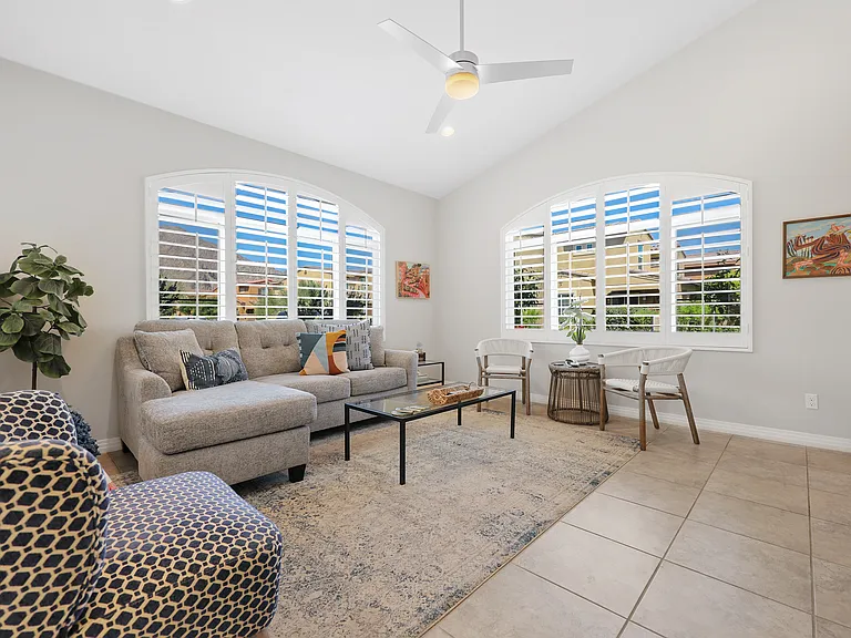 52358 Hawthorn Ct — Photo 6